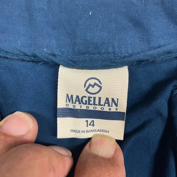 Magellan Outdoors Blue Flat Front Shorts Women’s Size 14 - Picture 3 of 4